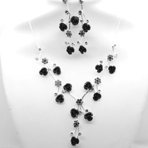 Black Rose Vine Necklace Set